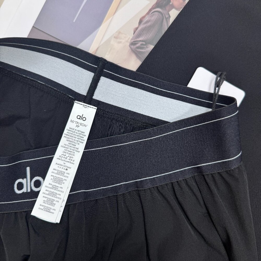 ALO Yoga Women's Black Straight Leg Pants (Regular Size)❣❣ - Picture 5 of 10